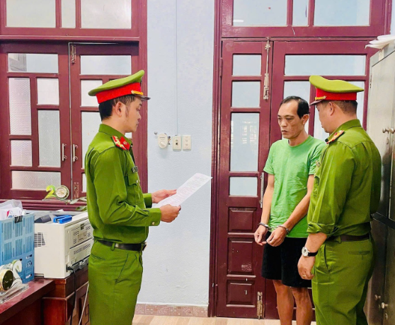 Nguyễn Lê Công Hoàng tại cơ quan công an. Ảnh: Công an TP Đà Nẵng.