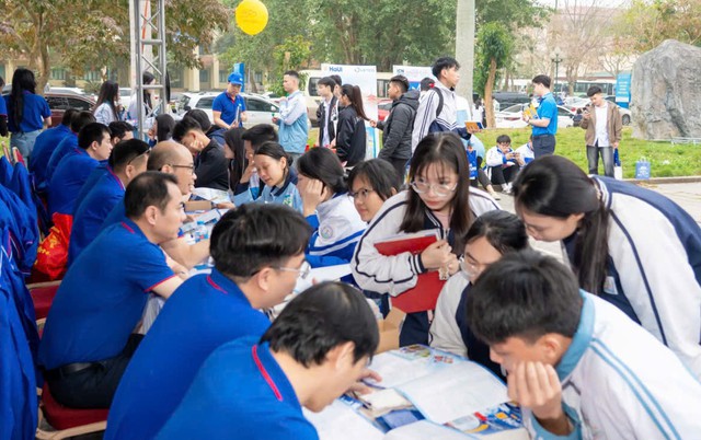 Trước ngày 15/2, tất cả các trường đại học, cao đẳng phải hoàn thành việc công bố thông tin tuyển sinh trên website.