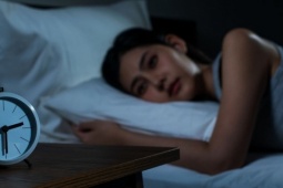 5 cơ quan 'cầu cứu' khi bạn tỉnh giấc giữa đêm không ngủ lại được