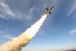 Ukraine phóng loạt tên lửa Flamingo oanh tạc căn cứ Nga nhưng dường như bắn trượt