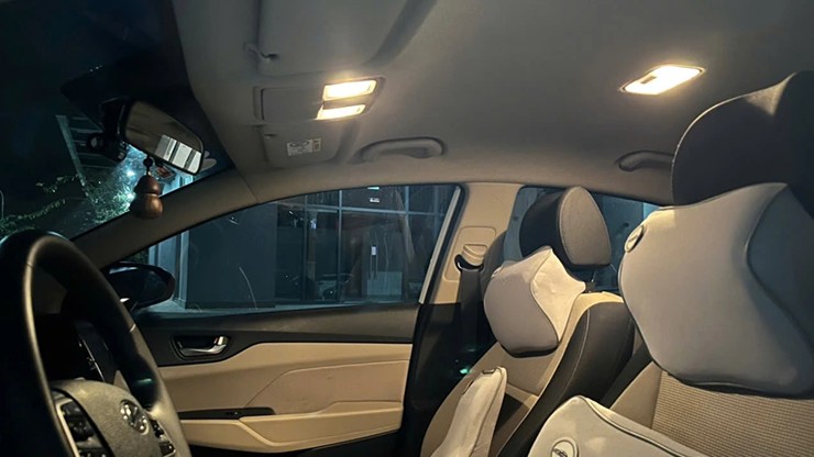 Lái xe đêm nhiều hơn, tôi bắt đầu chú ý đến ánh sáng trong khoang lái - 4