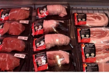 Thị trường thực phẩm Tết 2026: Giá thịt lợn, tôm liên tục tăng giá