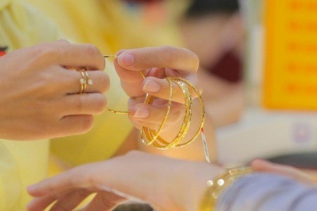 Sáng 7-2, giá vàng miếng SJC, bạc Phú Quý cùng tăng mạnh