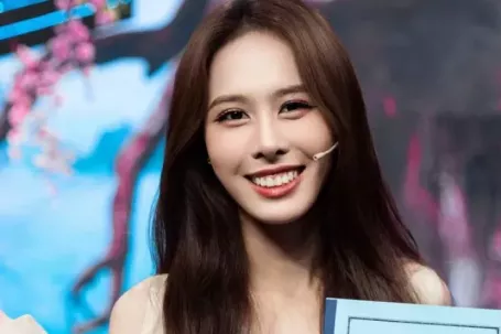 Hoa hậu, á hậu diễn chương trình đêm Giao thừa