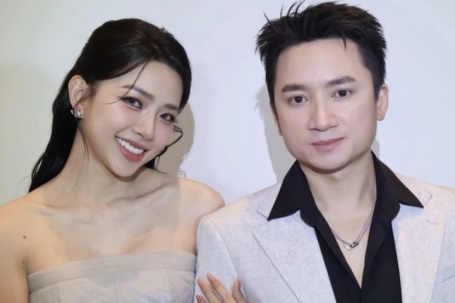 Phan Mạnh Quỳnh và bà xã kỷ niệm 10 năm yêu theo cách đặc biệt