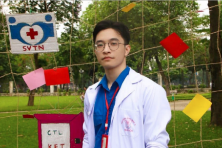 Thủ khoa đầu ra Đại học Y Hà Nội: Rẽ hướng phút chót, về đích ngoạn mục