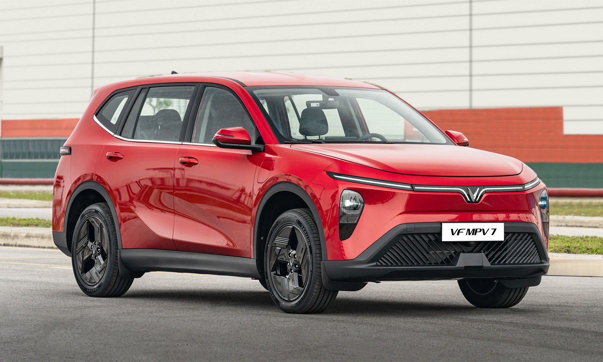 Kích thước của VF MPV 7 với chiều dài x rộng x cao lần lượt là 4.740 x 1.872 x 1.734 (mm).