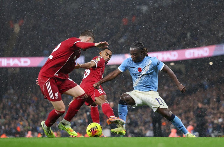 Cả Liverpool lẫn Man City đều đang rất cần 3 điểm cho mục tiêu của riêng mình