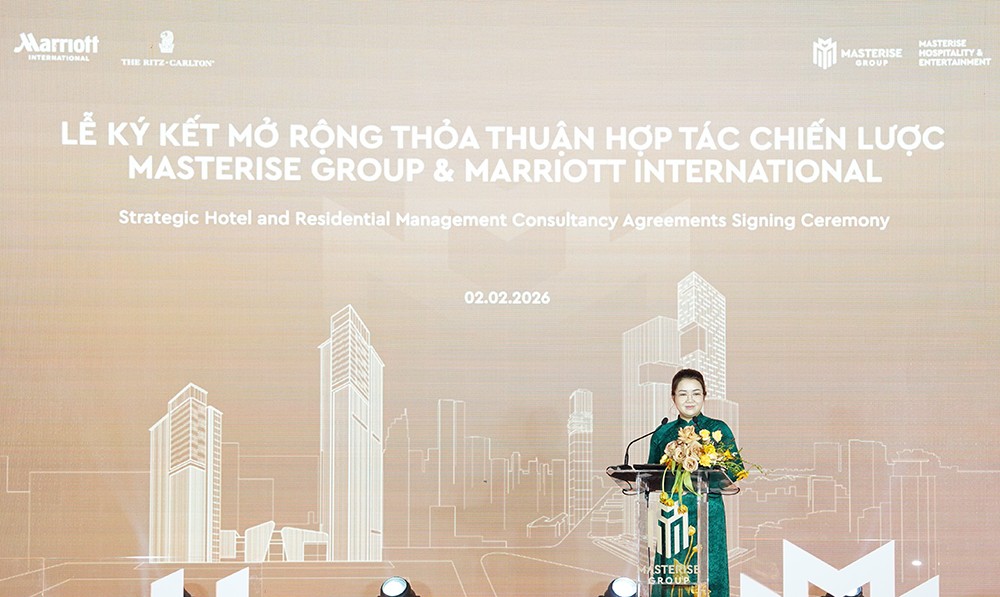 Bà Tạ Anh Phương – Giám đốc Cấp cao Khối Khách sạn &amp; Giải trí, Masterise Group phát biểu tại buổi lễ
