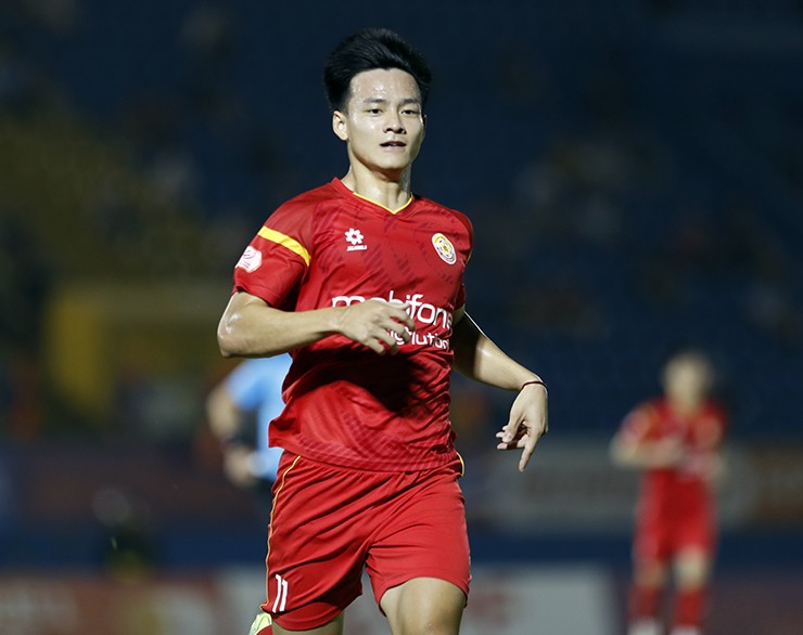 Thanh Nhàn tỏa sáng với đường kiến tạo giúp PVF-CAND giành chiến thắng 2-1 trước Becamex TP.HCM.