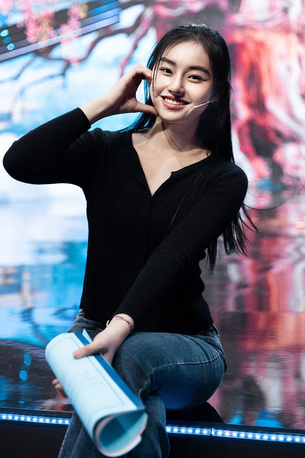 Dàn hoa hậu, á hậu, nam vương tập chương trình.