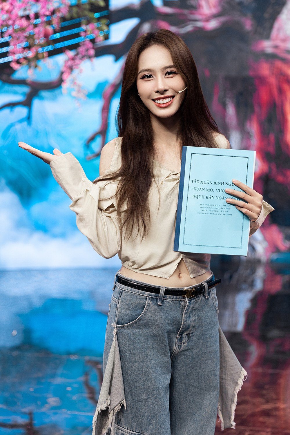 Dàn hoa hậu, á hậu, nam vương tập chương trình.