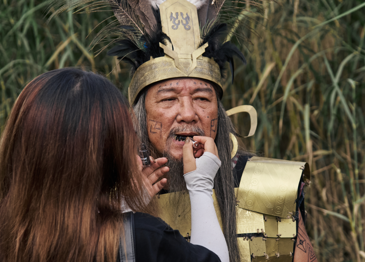 NSND Trọng Trinh nhuộm răng đen.