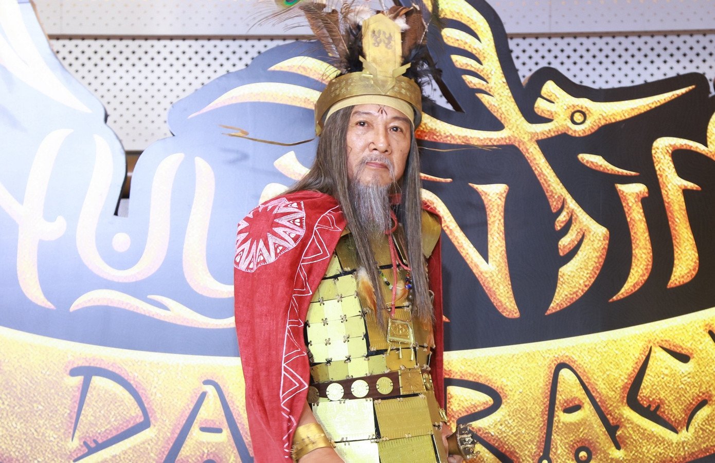 NSND Trọng Trinh nhuộm răng đen.