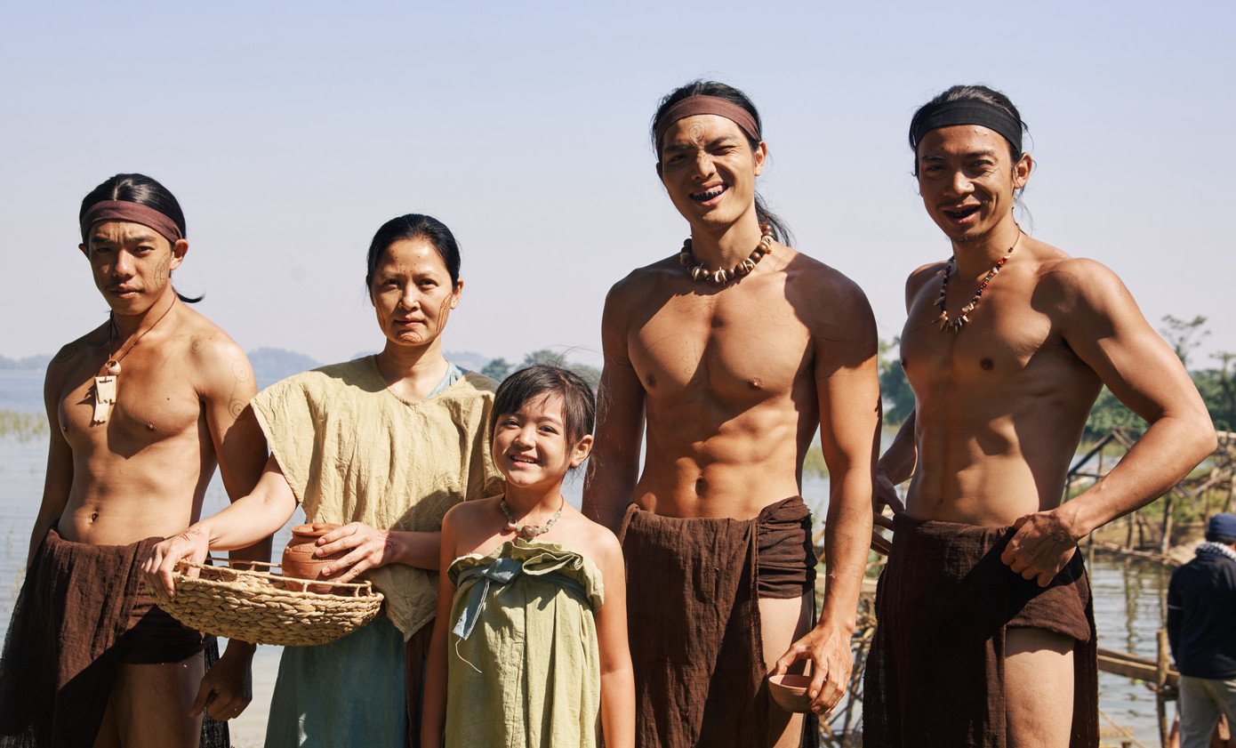 Dàn trai đẹp cơ bắp trong phim Tết đối đầu Trấn Thành - 7