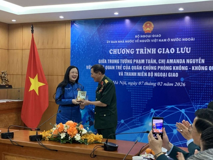 Trung tướng Phạm Tuân - Amanda Nguyễn - cuộc hội ngộ của những người Việt đầu tiên bay vào vũ trụ - 2