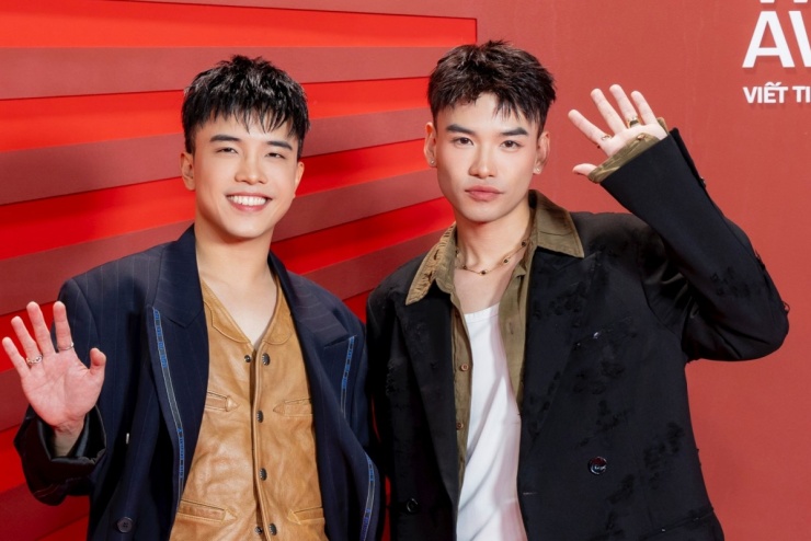 Cầu thủ Đình Bắc cùng dàn sao dự thảm đỏ - 11