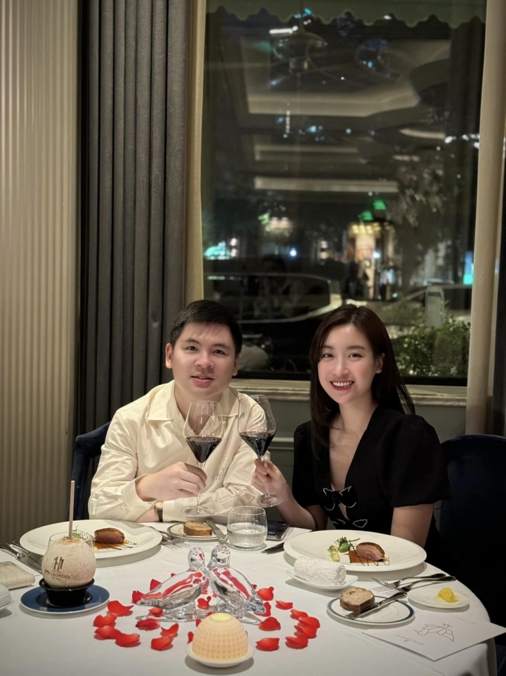 Cô và chồng đồng điệu sở thích ăn uống và đi du lịch.