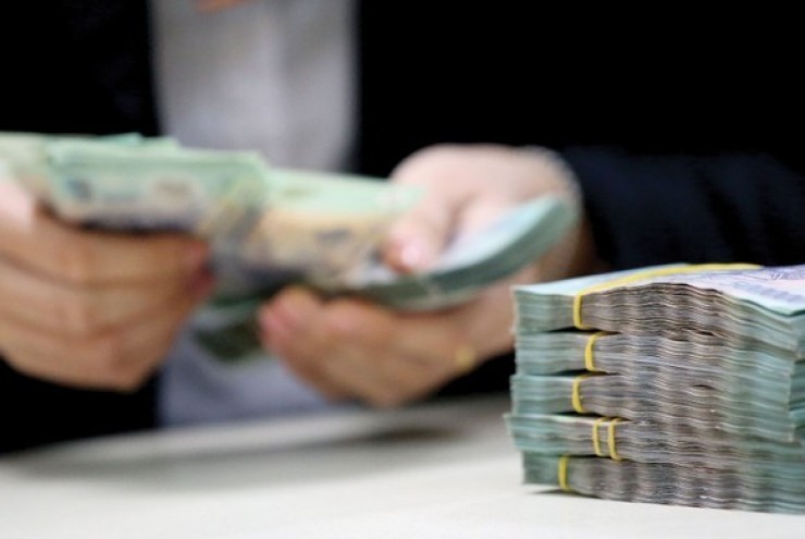 Ngân hàng dồn dập rao bán nợ trước Tết