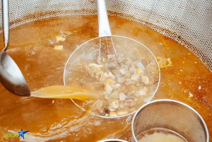 Gà đồi nướng Gia Lai, bún mắm Châu Đốc hút khách tại hội chợ mùa Xuân - 16