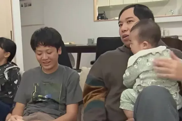 Chương trình về cậu bé 12 tuổi chăm sóc 5 em nhỏ gây phẫn nộ