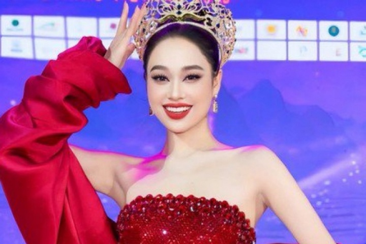 Tuổi 21 giỏi giang của Hoa hậu xứ Thanh Nguyễn Thị Mỹ Linh