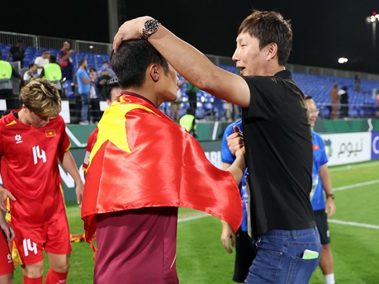 Bí mật hậu trường giúp U23 Việt Nam thăng hoa, sức hút đặc biệt của HLV Kim Sang Sik