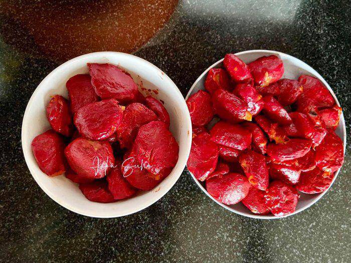 Nấu xôi gấc cúng ông Công ông Táo, thêm thứ này của con gà, hạt nếp căng bóng dẻo thơm, màu đỏ đẹp hút tài lộc, may mắn - 4