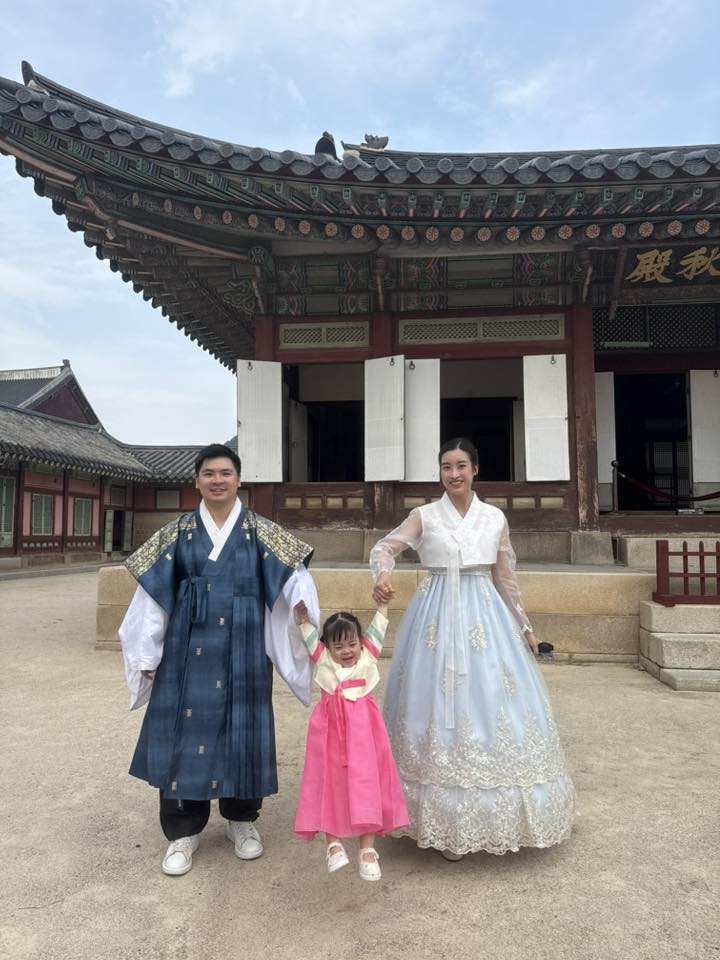 Đỗ Mỹ Linh cùng chồng "nắm tay đi muôn nơi".