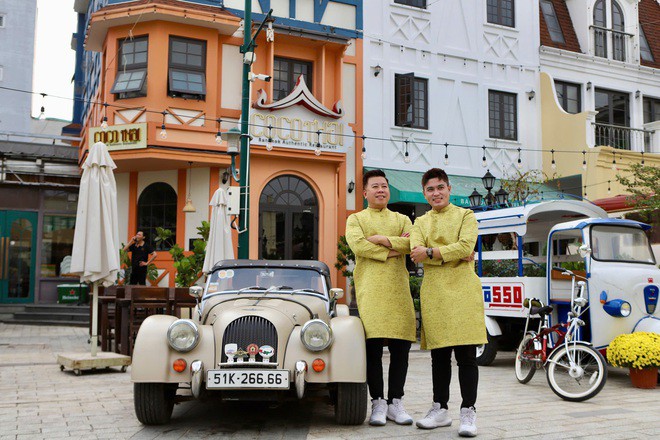 Du khách thích thú check-in dàn xe cổ của dân chơi TPHCM - 10