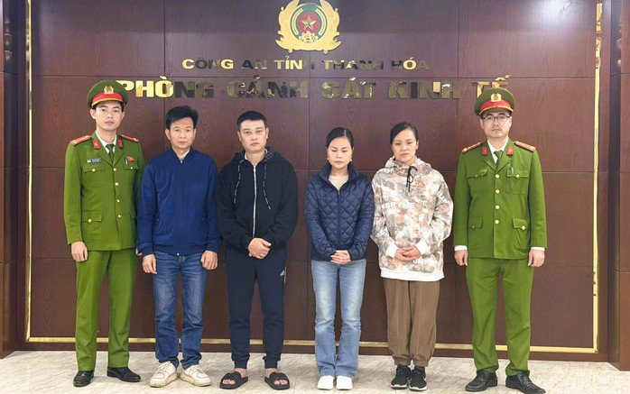 Câc đối tượng trong đường dây sản xuất, buôn bán thuốc giả, thực phẩm chức năng bị khởi tố. Ảnh: Công an Thanh Hóa