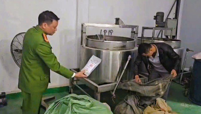 Một kho xưởng để phục vụ sản xuất thuốc giả, thực phẩm chức năng. Ảnh: Công an Thanh Hóa