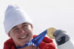 Chủ nhân tấm HCV đầu tiên ở Thế vận hội mùa đông