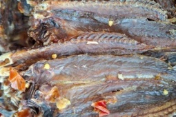 Cận Tết, khô cá "biết leo cây" có giá 600.000 đồng/kg
