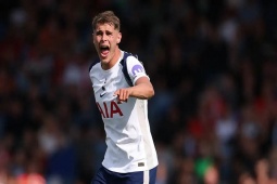 Tin mới nhất bóng đá tối 8/2: Liverpool để mắt trung vệ Van de Ven