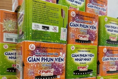 Pháo hoa Tết: Loạn giá, trắng hóa đơn