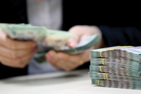 Ngân hàng dồn dập rao bán nợ trước Tết