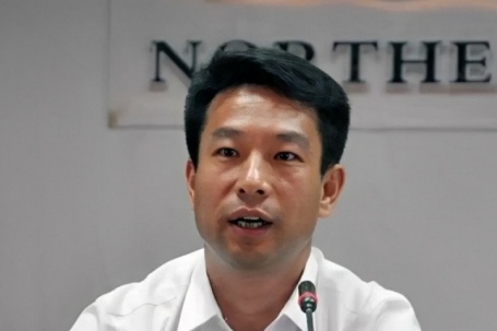 Tỷ phú đi lên từ nhặt sắt vụn, thưởng Tết ‘tiền xếp thành núi’ cho nhân viên