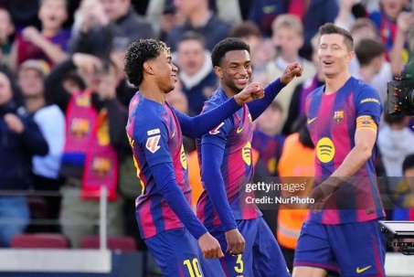 Barca thắng 6 trận liên tiếp: Yamal không thể ngăn cản, Lewandowski "gừng càng già càng cay"