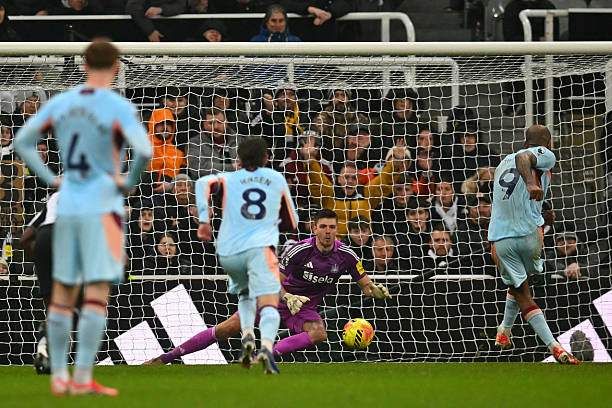 Trực tiếp bóng đá Newcastle - Brentford: Sai lầm phòng ngự, Brentford lại vượt lên (Ngoại hạng Anh) (Hết giờ) - 6