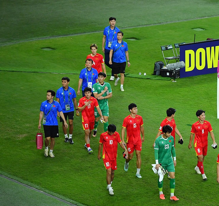 Đội ngũ y tế và hậu cần luôn là những người bận rộn nhất ở U23 Việt Nam.