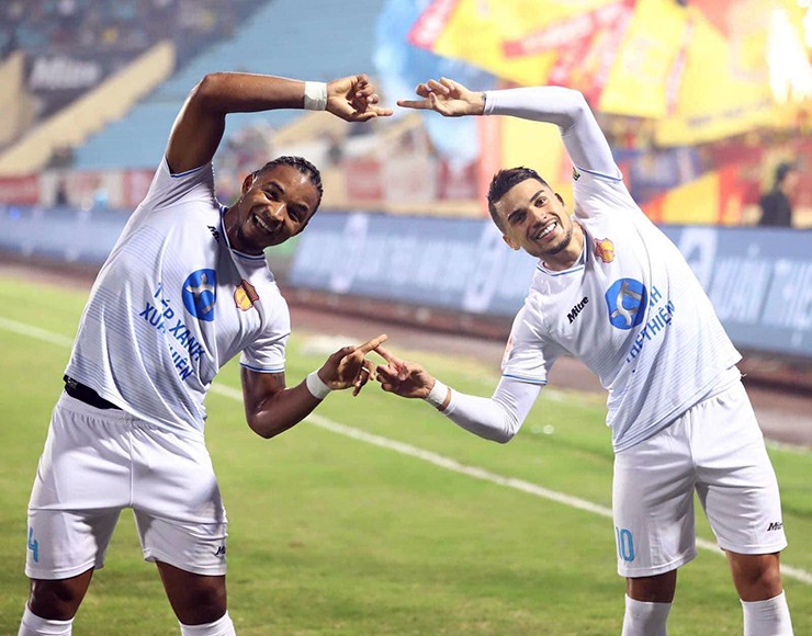 Bộ đôi Xuân Son và Hoàng Hên có thể tái hợp trong màu áo ĐT Việt Nam.