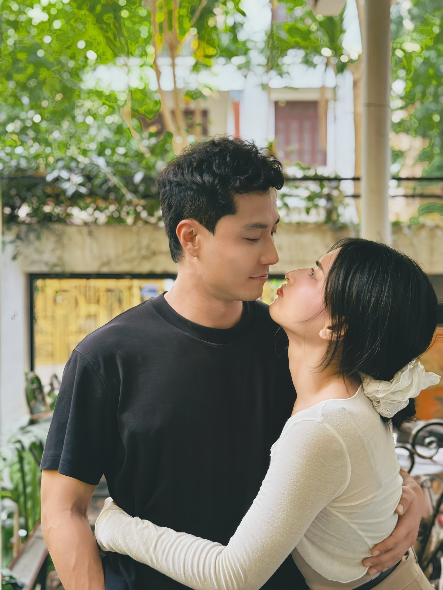 Yến My cùng Thanh Sơn và Bình An ở hậu trường phim "Đồng hồ đếm ngược" - bộ phim đứng thứ 2 về lượt xem trên VTV tháng 1 chỉ sau "Cách em 1 milimet".&nbsp;