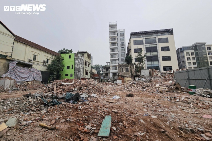 Sau di dời dân cư, khu vực ven Hồ Gươm bắt đầu thi công quảng trường - 1