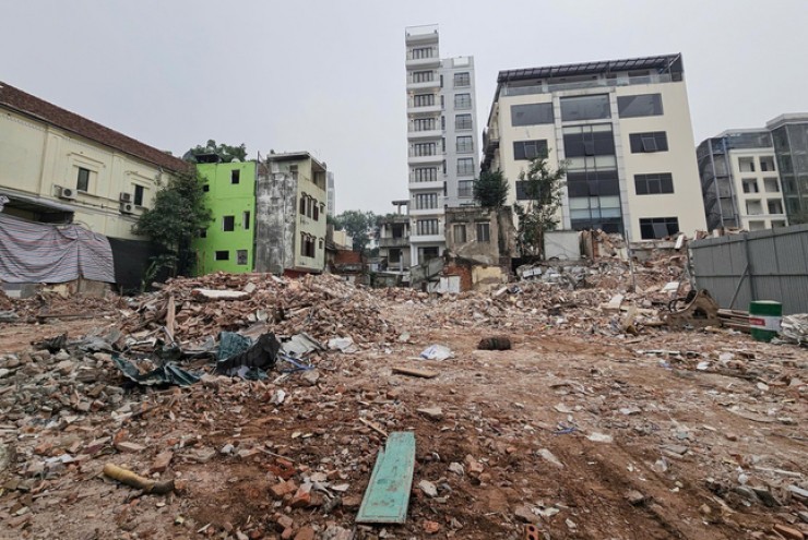 Sau di dời dân cư, khu vực ven Hồ Gươm bắt đầu thi công quảng trường