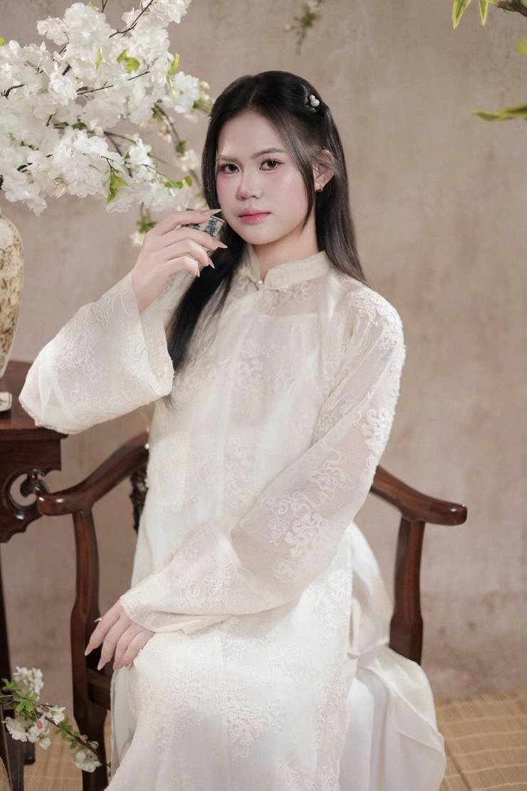 Lưu Ly Ly chơi ở vị trí Libero, là gương mặt không xa lạ với người hâm mộ bóng chuyền Việt Nam.