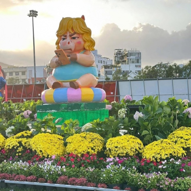 Linh vật ngựa 'hệ chill' ở Quy Nhơn gây bão mạng xã hội - 3