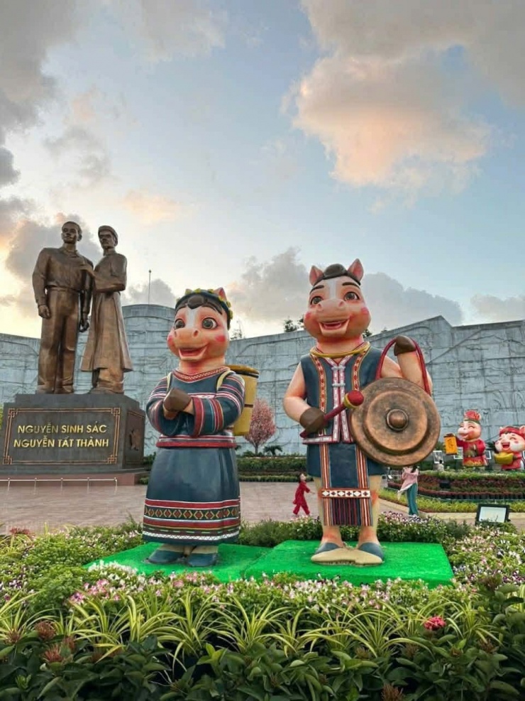 Linh vật ngựa 'hệ chill' ở Quy Nhơn gây bão mạng xã hội - 7