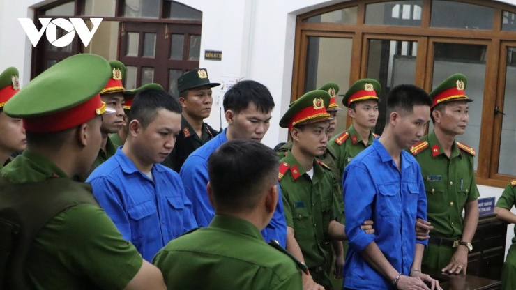 Các bị cáo nghe HĐXX tuyên án&nbsp;