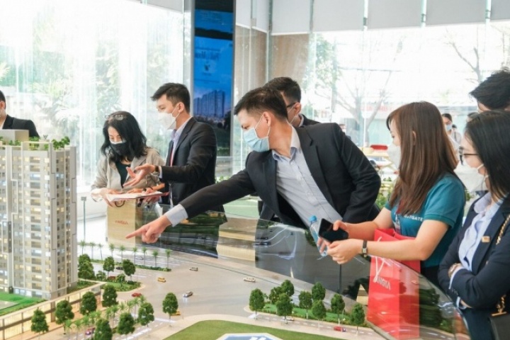 Chạy đua doanh số để nhận thưởng Tết, môi giới bất động sản tung chiêu hút khách